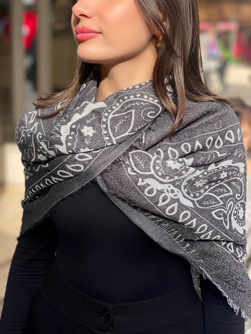 SOLANA BLACK PRINTED SCARF