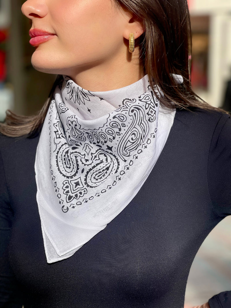 WHITE PRINTED BANDANA