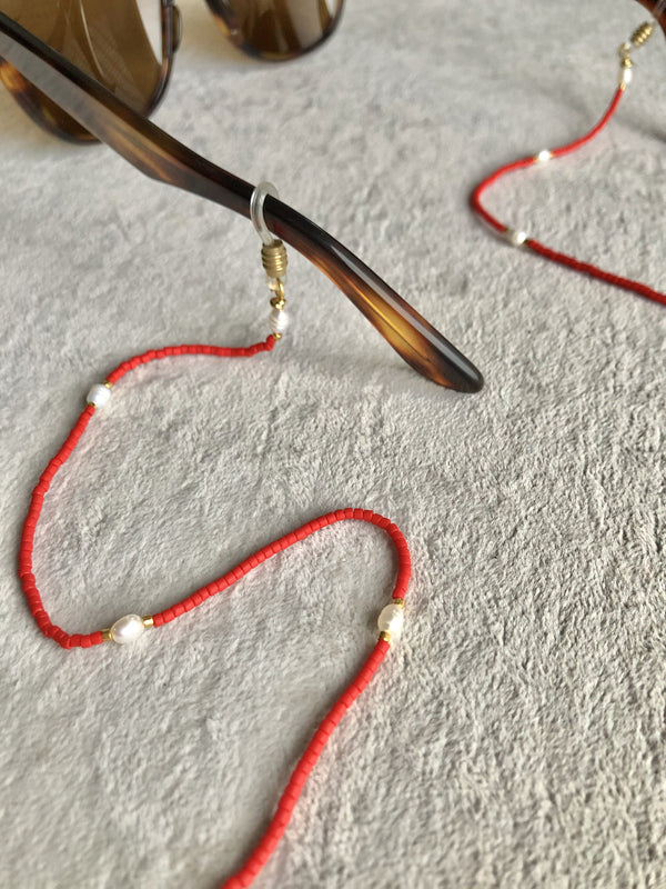 RED BEADED PEARL GLASSES CHAIN
