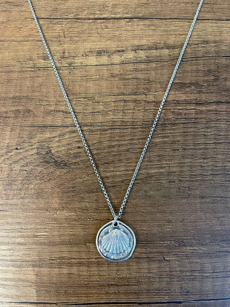 SCALLOP SHELL CHAIN NECKLACE